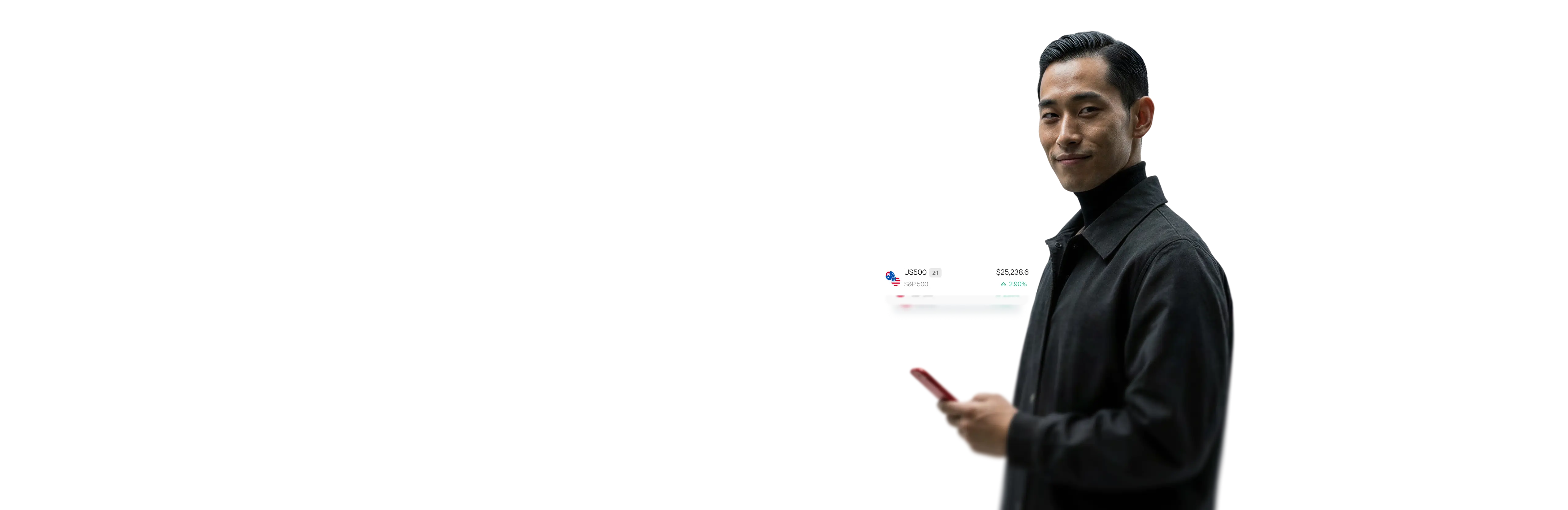 man holding a smartphone with a live S&P 500 market price card displayed